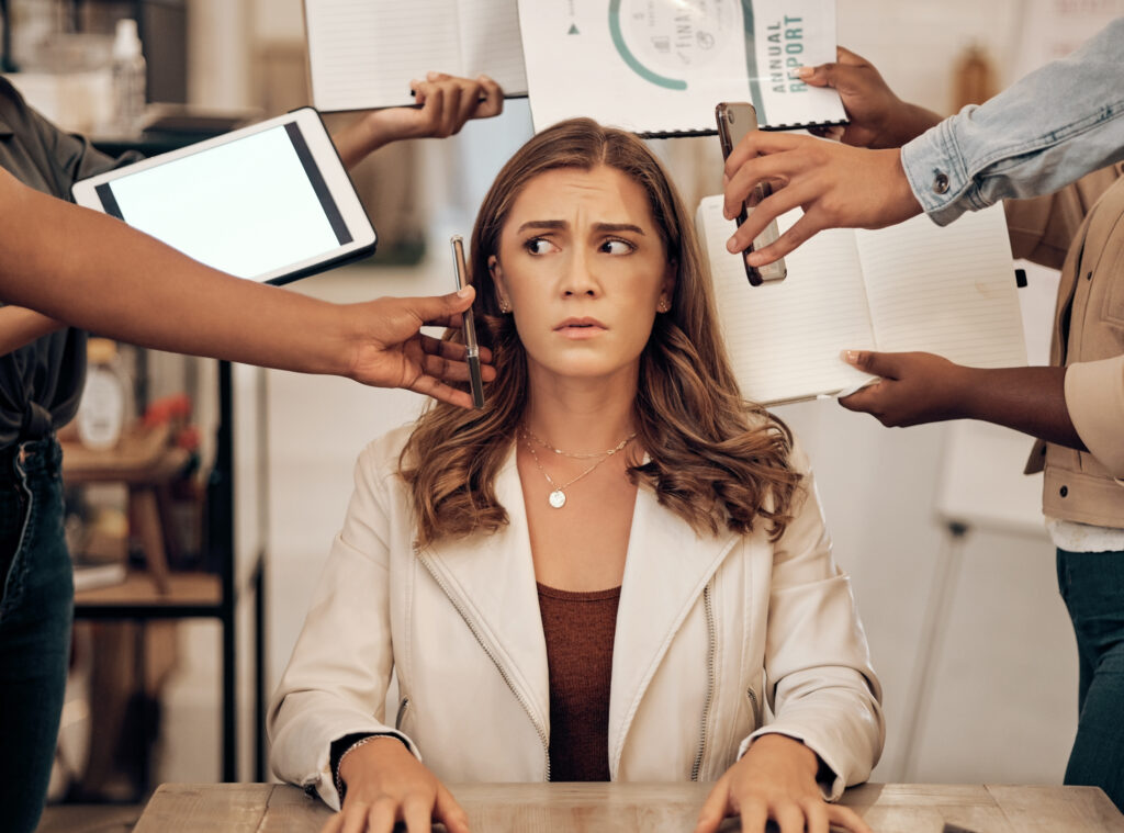 A female CEO overwhelmed by HR tasks realises that this is on of the signs to outsource HR